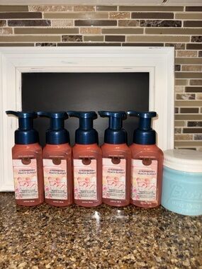 Bath & Body Works, Strawberry Peach Sunset Gentle Foaming Hand Soap 5 pc